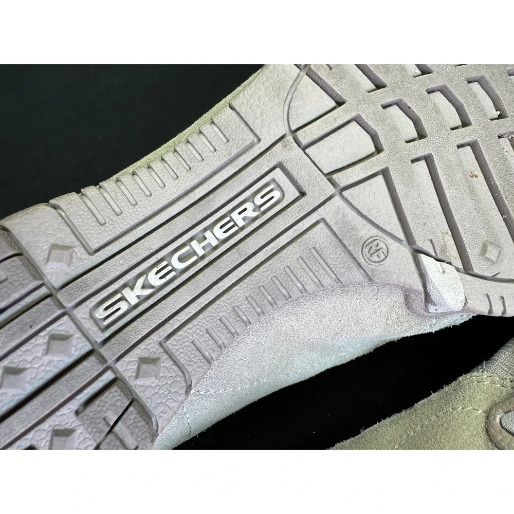 Skechers Women's Casual Breathe-Easy-A-Look Sneaker Flat Slip On Sz 7.5 Gray